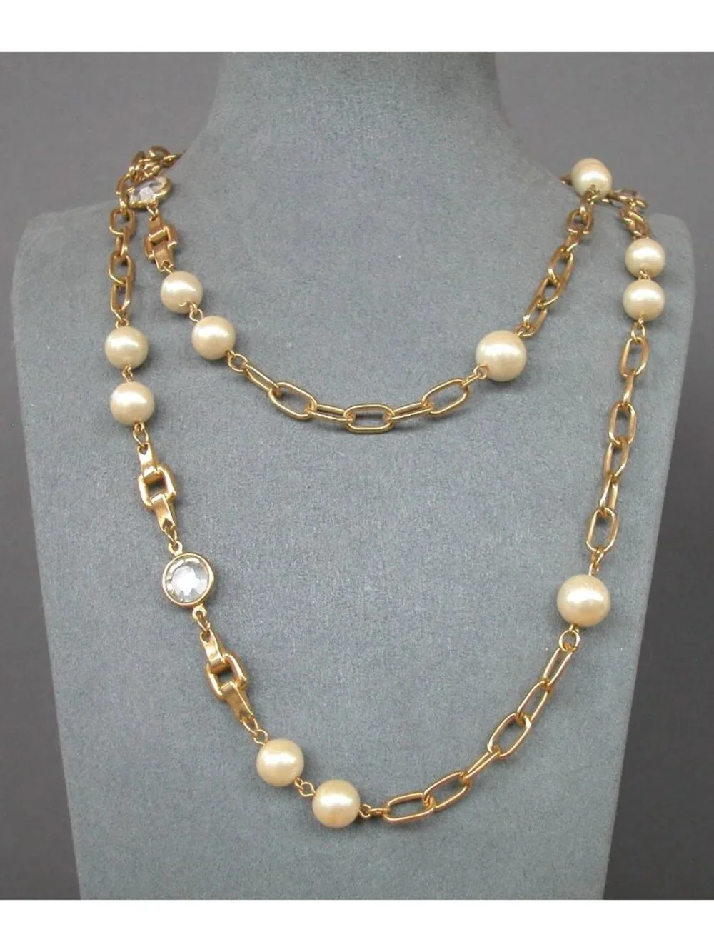 Gold Tone & Faux Pearl 44